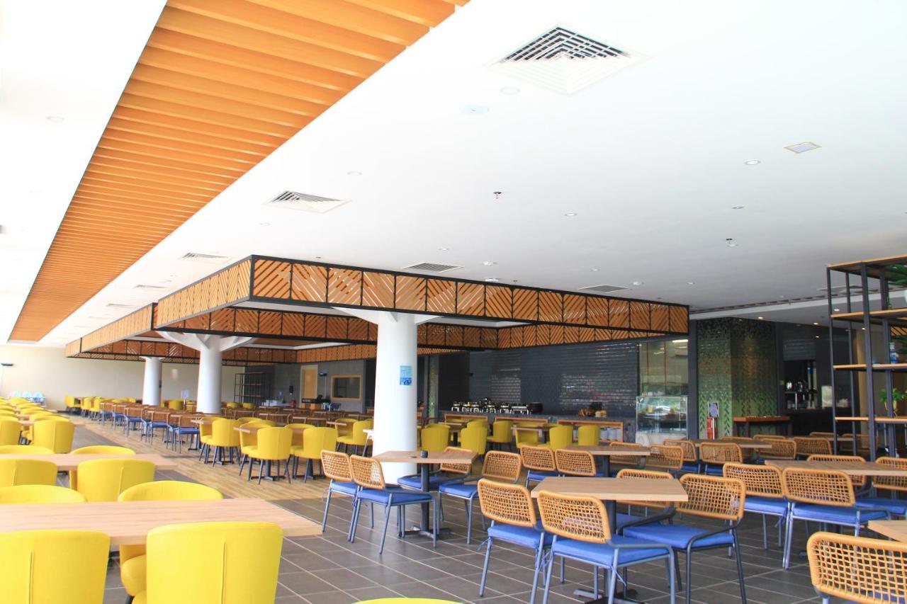 Amverton Cove Golf & Island Resort Banting  Buitenkant foto